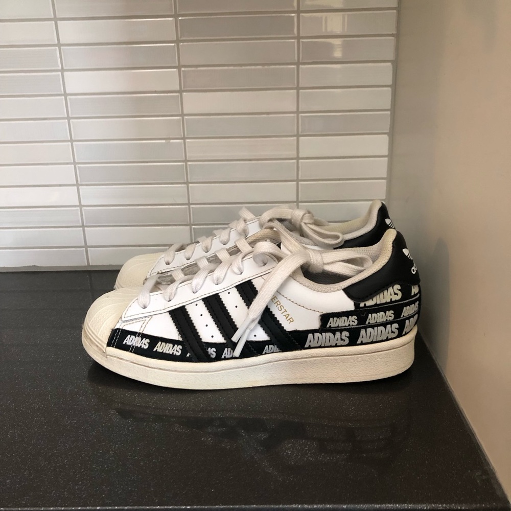 adidas Superstar men’s stripe sneakers